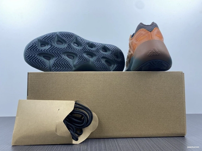 GY4109 Copfade V3 Adidas Yeezy 700 Boost 0818